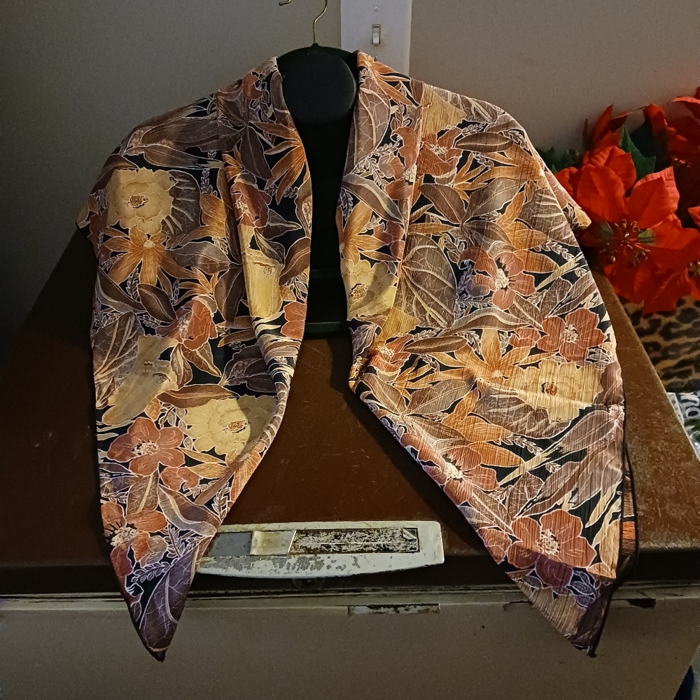 Vintage Well Designed Floral Patterned Scarf - image 2